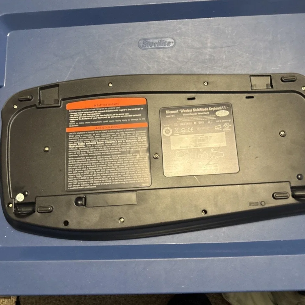Microsoft Wireless Multimedia Keyboard 1.1 Model 1014 (Keyboard Only)
